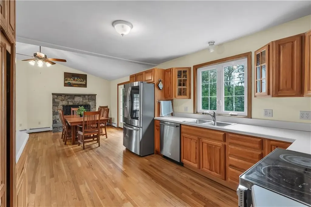 531 Putnam Pike Smithfield RI 02828