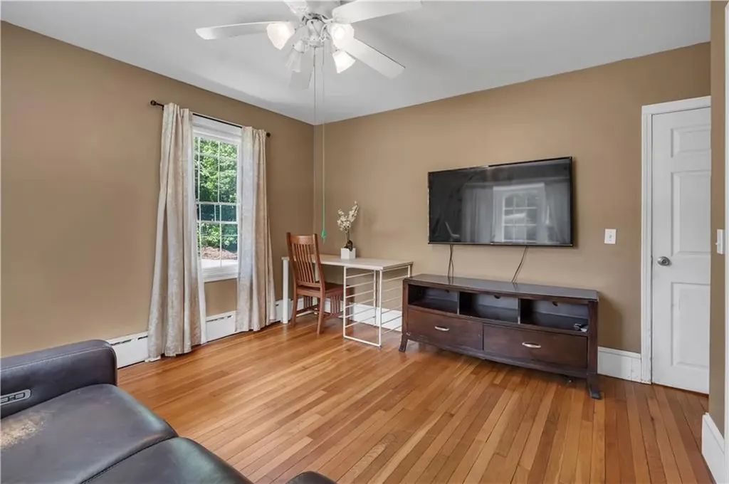 531 Putnam Pike Smithfield RI 02828