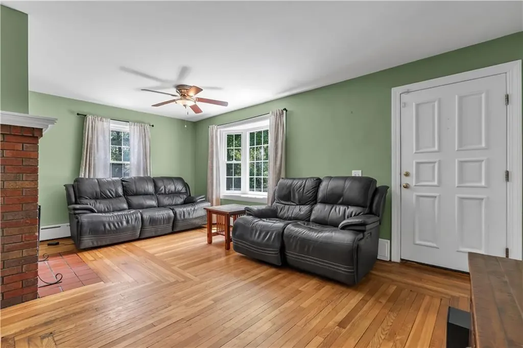 531 Putnam Pike Smithfield RI 02828