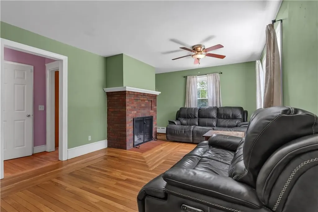 531 Putnam Pike Smithfield RI 02828