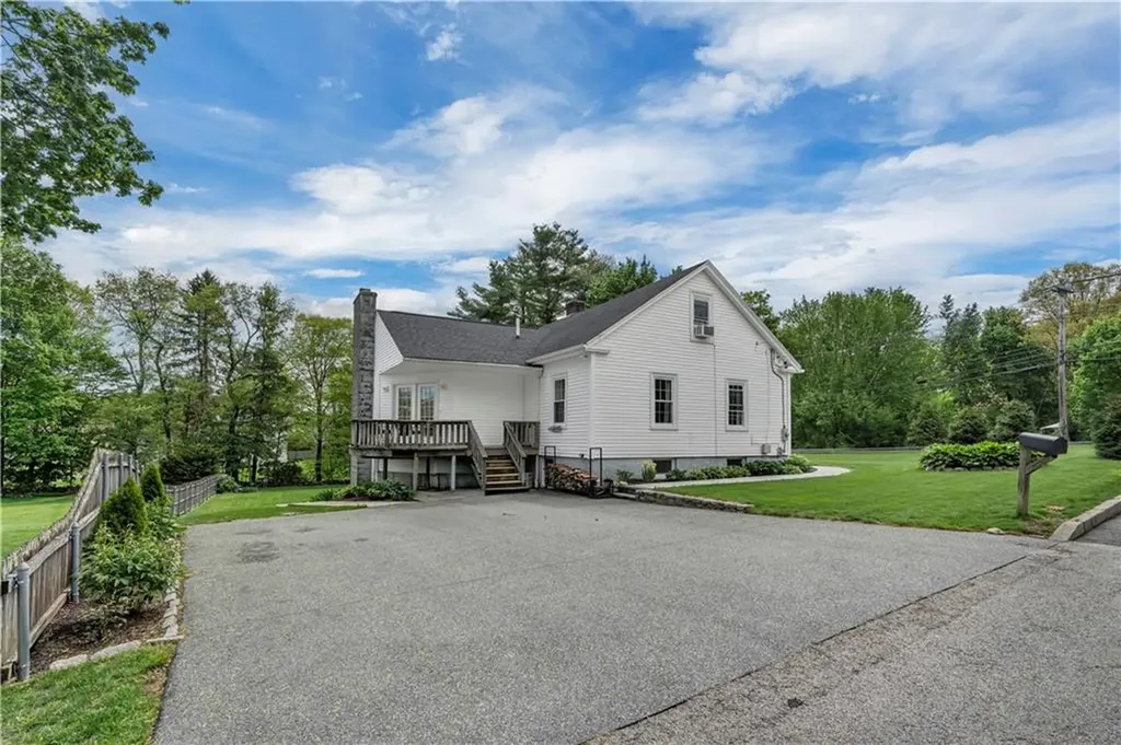 531 Putnam Pike Smithfield RI 02828