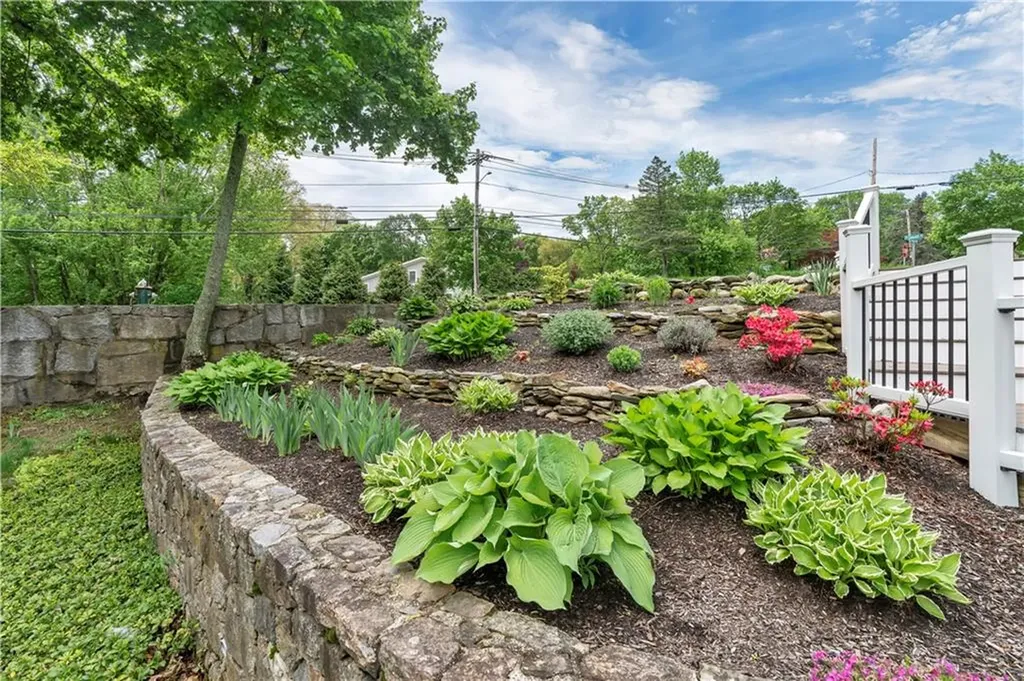 531 Putnam Pike Smithfield RI 02828