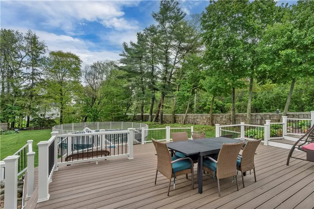 531 Putnam Pike Smithfield RI 02828