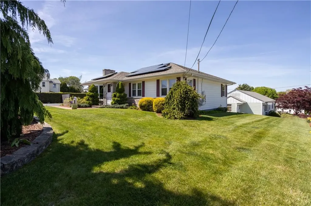 21 Boundary Avenue Johnston RI 02919