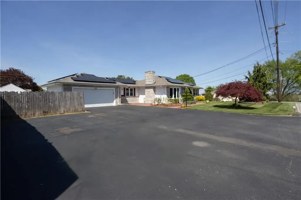 21 Boundary Avenue Johnston RI 02919