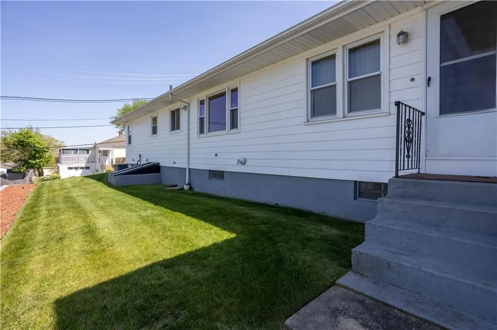 21 Boundary Avenue Johnston RI 02919