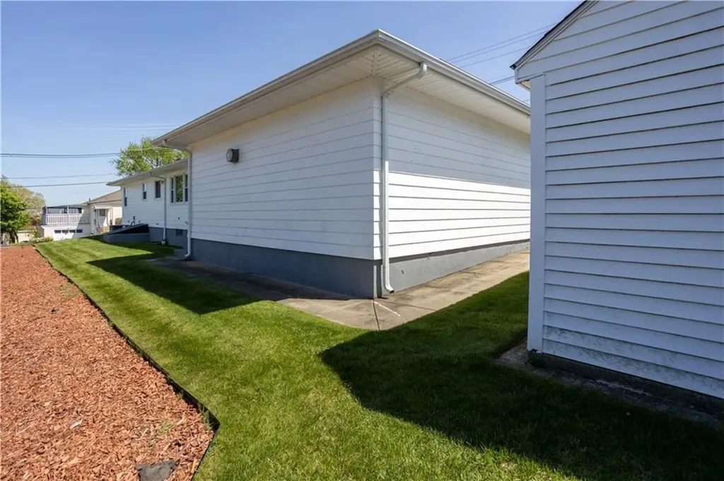 21 Boundary Avenue Johnston RI 02919