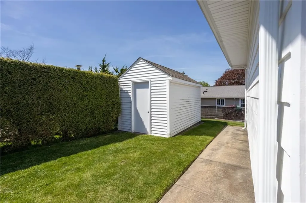 21 Boundary Avenue Johnston RI 02919