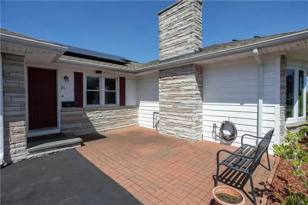21 Boundary Avenue Johnston RI 02919