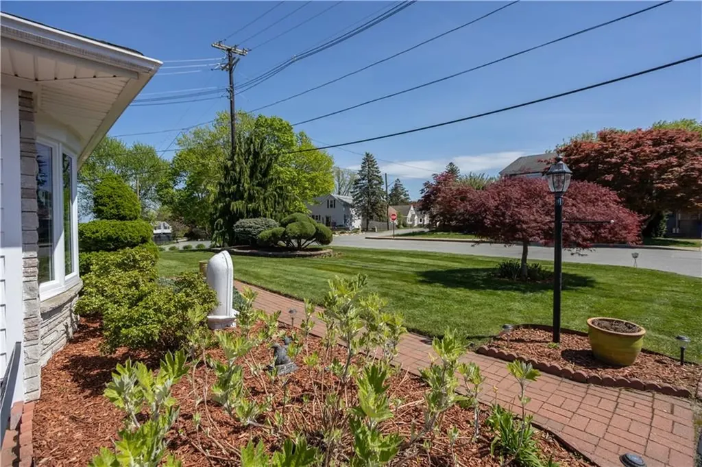 21 Boundary Avenue Johnston RI 02919