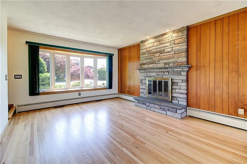 21 Boundary Avenue Johnston RI 02919