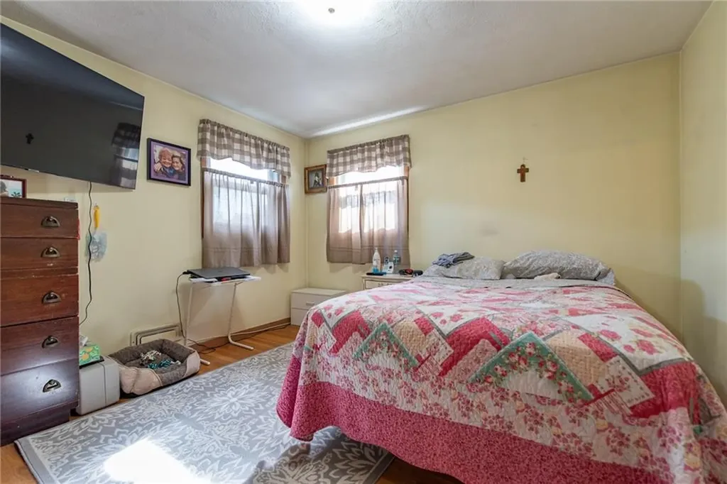 16 Vaughan Street Providence RI 02904