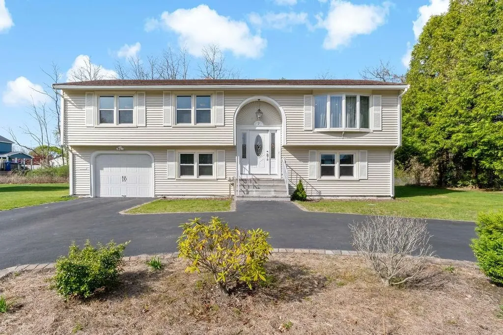 2 Rowley Street East Providence RI 02914