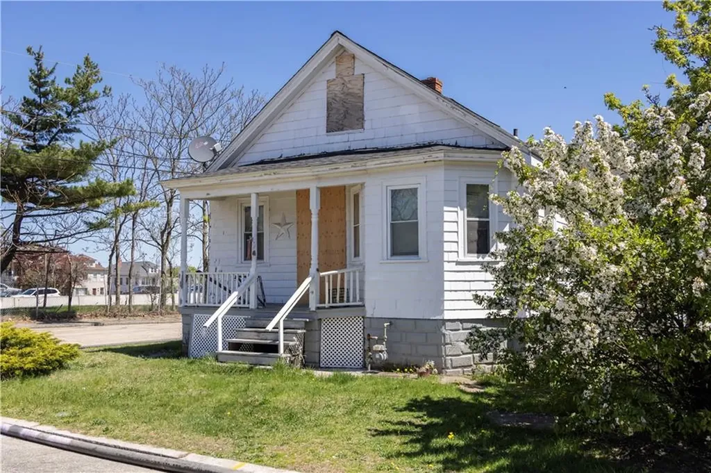 15 South Carpenter Street East Providence RI 02914