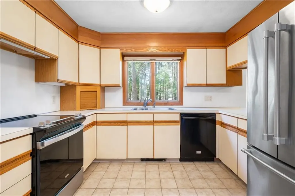35 Candlewood Drive North Kingstown RI 02852