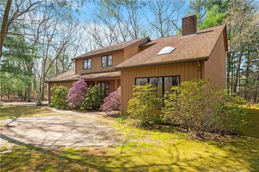35 Candlewood Drive North Kingstown RI 02852