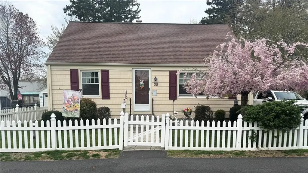 20 Pleasant Street Lincoln RI 02865