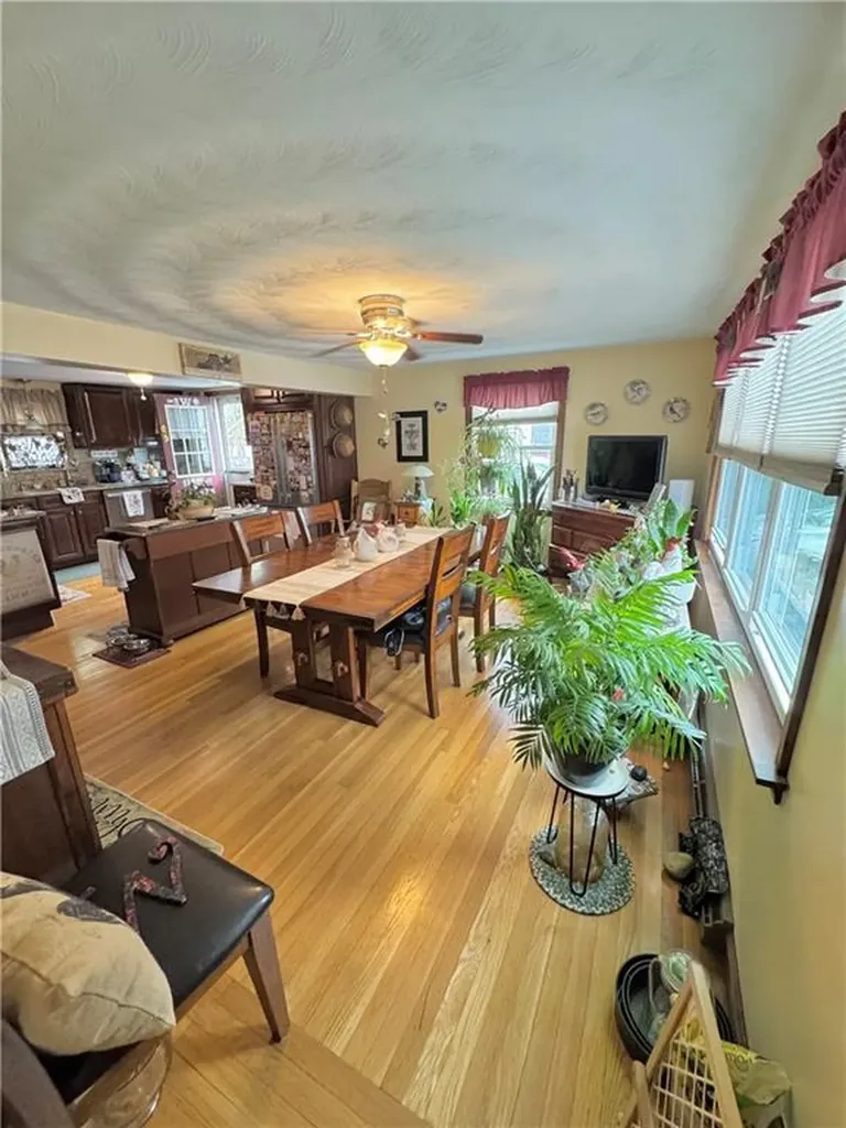 20 Pleasant Street Lincoln RI 02865