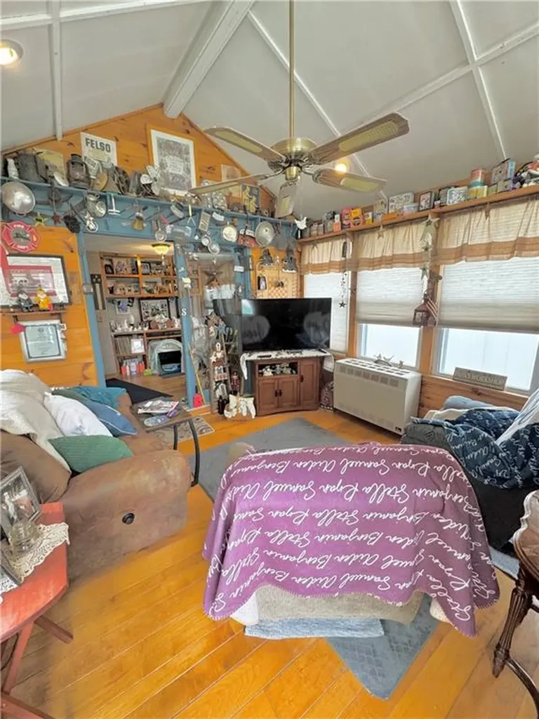 20 Pleasant Street Lincoln RI 02865