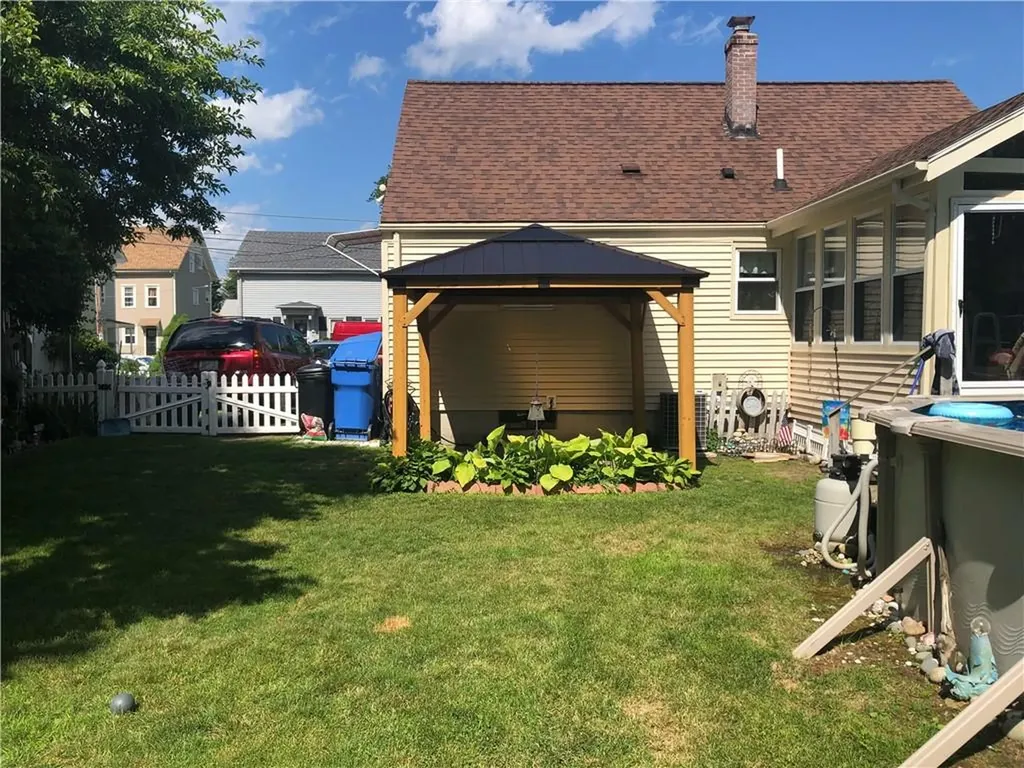 20 Pleasant Street Lincoln RI 02865