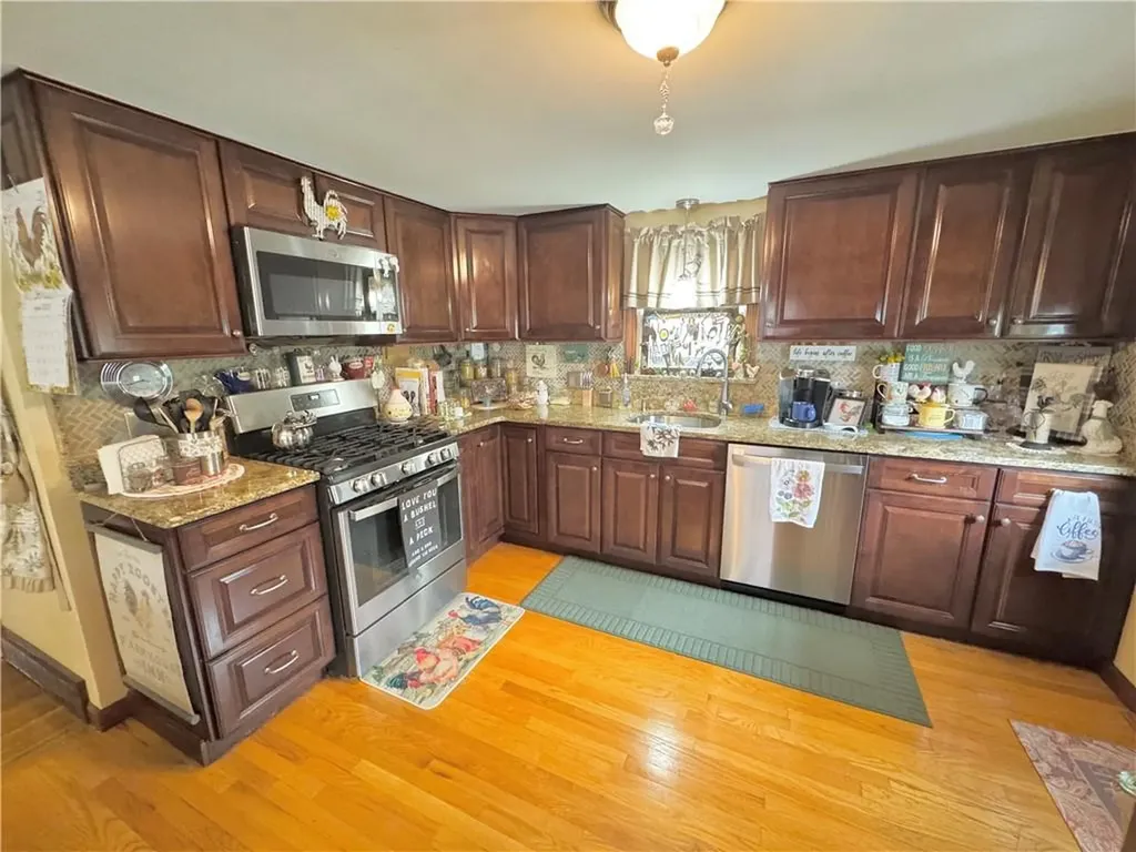 20 Pleasant Street Lincoln RI 02865