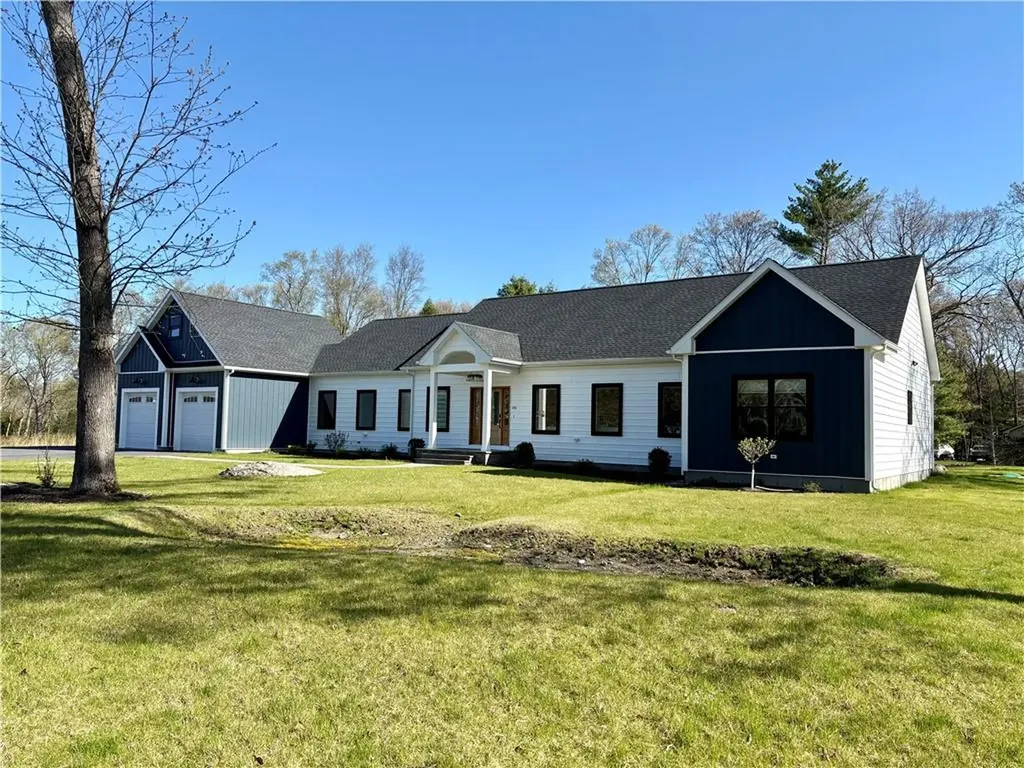 35 Stone Path Way Glocester RI 02814