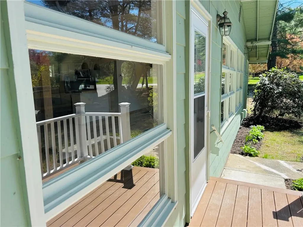 72 Overlea Road North Smithfield RI 02896