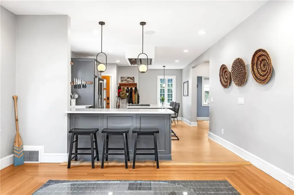 70 Dryden Avenue Pawtucket RI 02860