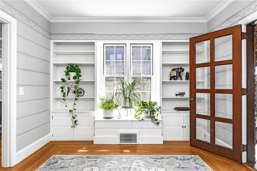 70 Dryden Avenue Pawtucket RI 02860