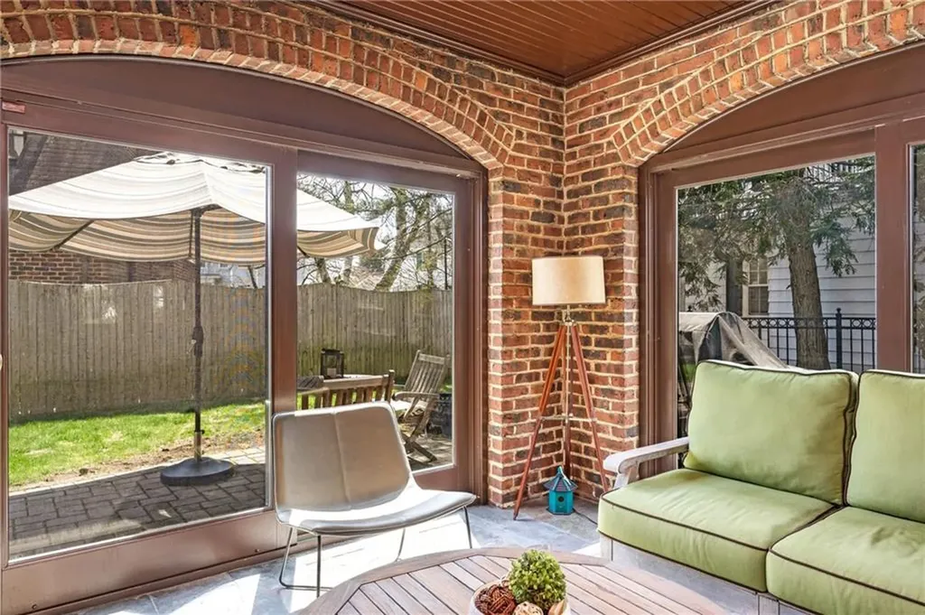 70 Dryden Avenue Pawtucket RI 02860