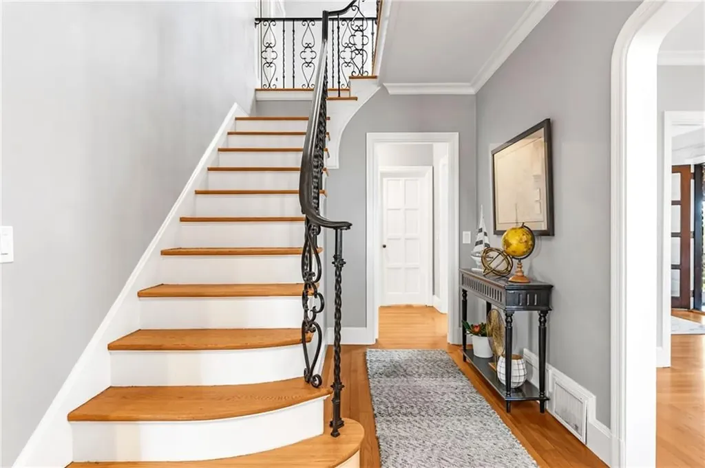 70 Dryden Avenue Pawtucket RI 02860