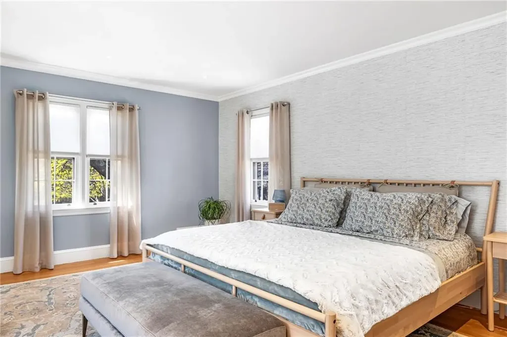 70 Dryden Avenue Pawtucket RI 02860