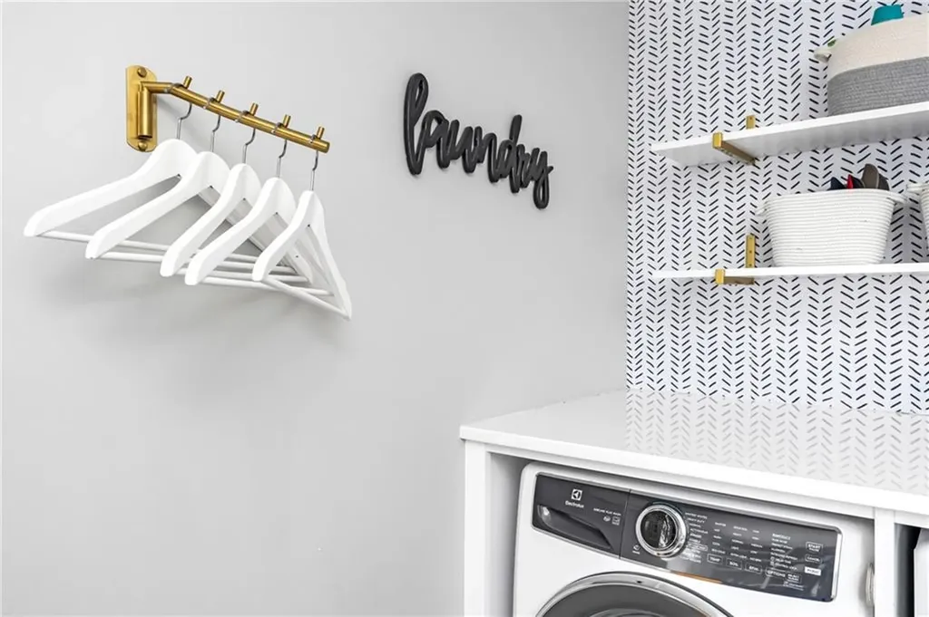 70 Dryden Avenue Pawtucket RI 02860