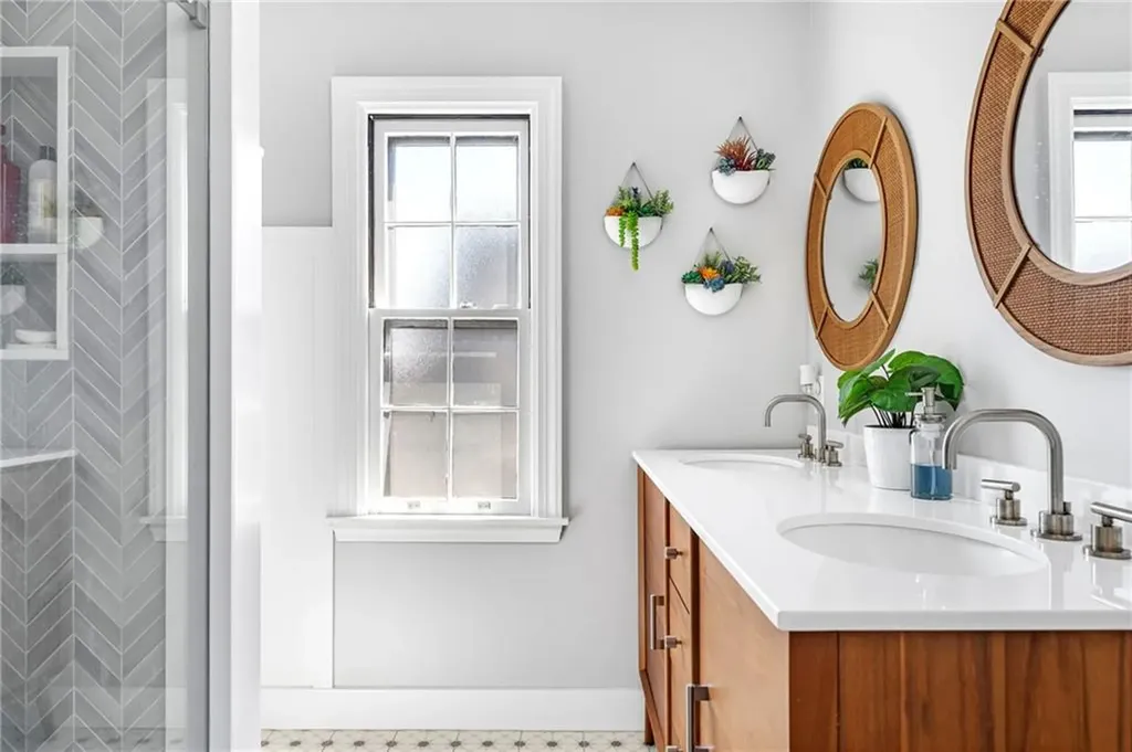 70 Dryden Avenue Pawtucket RI 02860