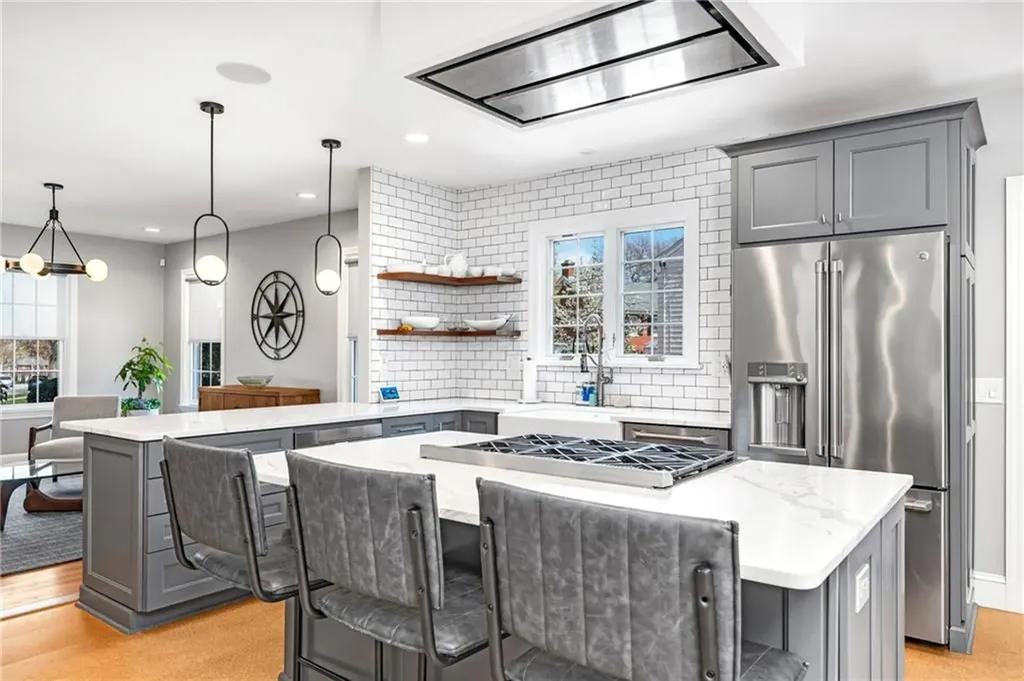 70 Dryden Avenue Pawtucket RI 02860