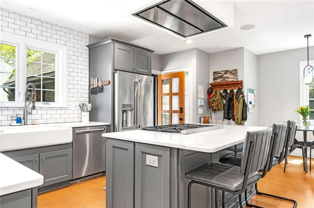 70 Dryden Avenue Pawtucket RI 02860