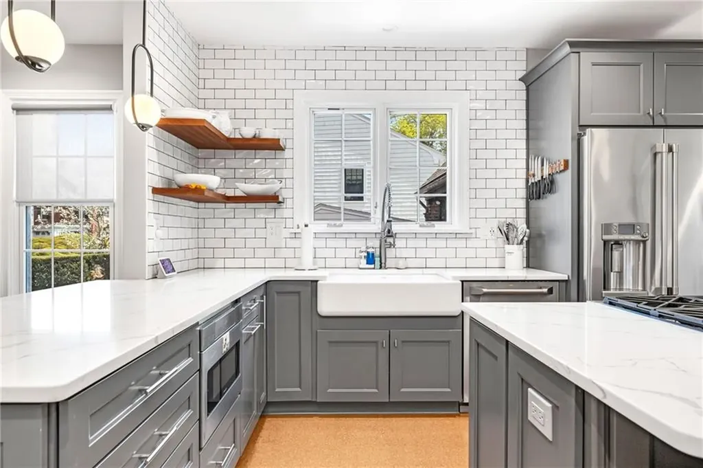 70 Dryden Avenue Pawtucket RI 02860