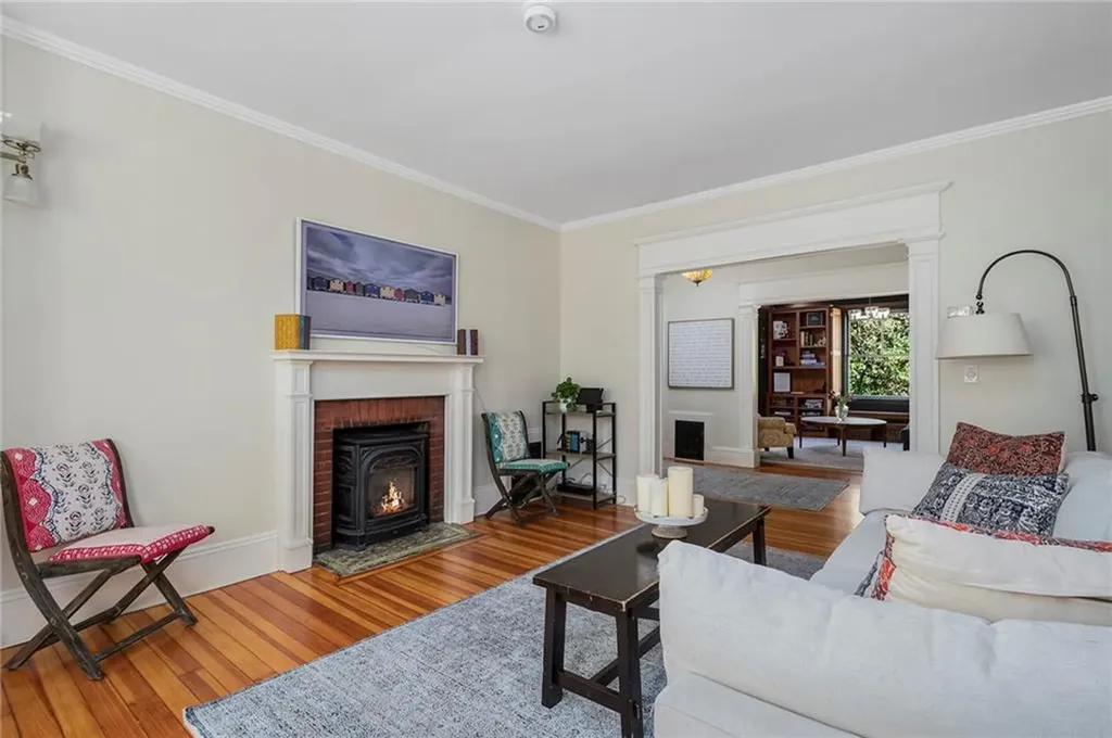 690 Angell Street Providence RI 02906