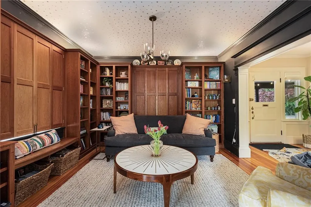 690 Angell Street Providence RI 02906