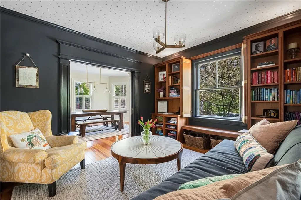 690 Angell Street Providence RI 02906