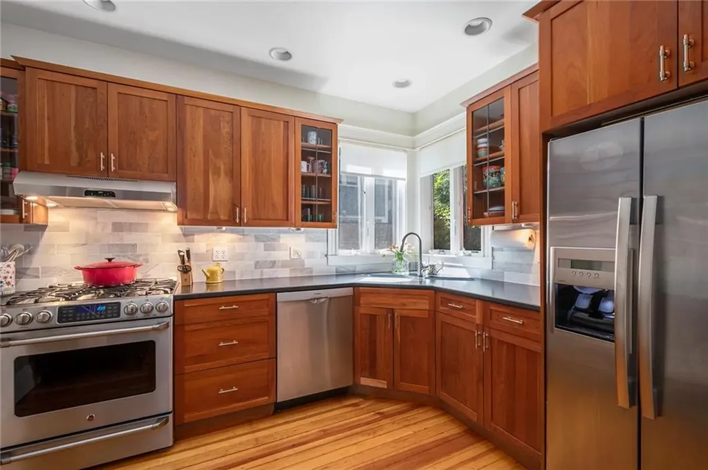 690 Angell Street Providence RI 02906