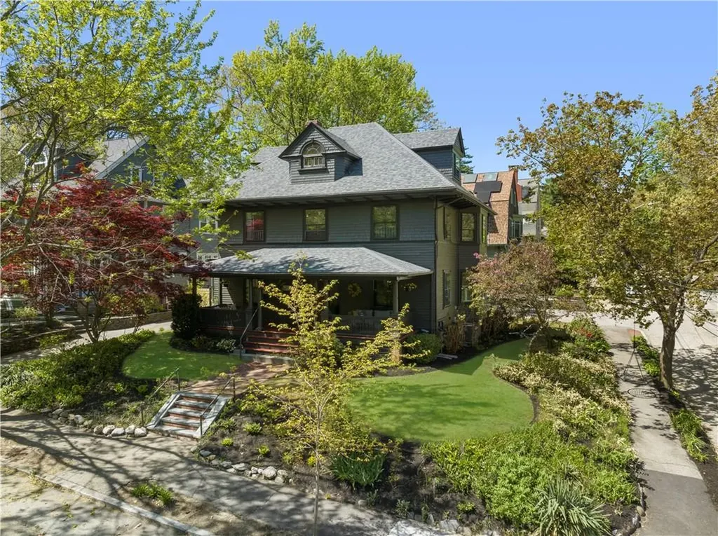 690 Angell Street Providence RI 02906