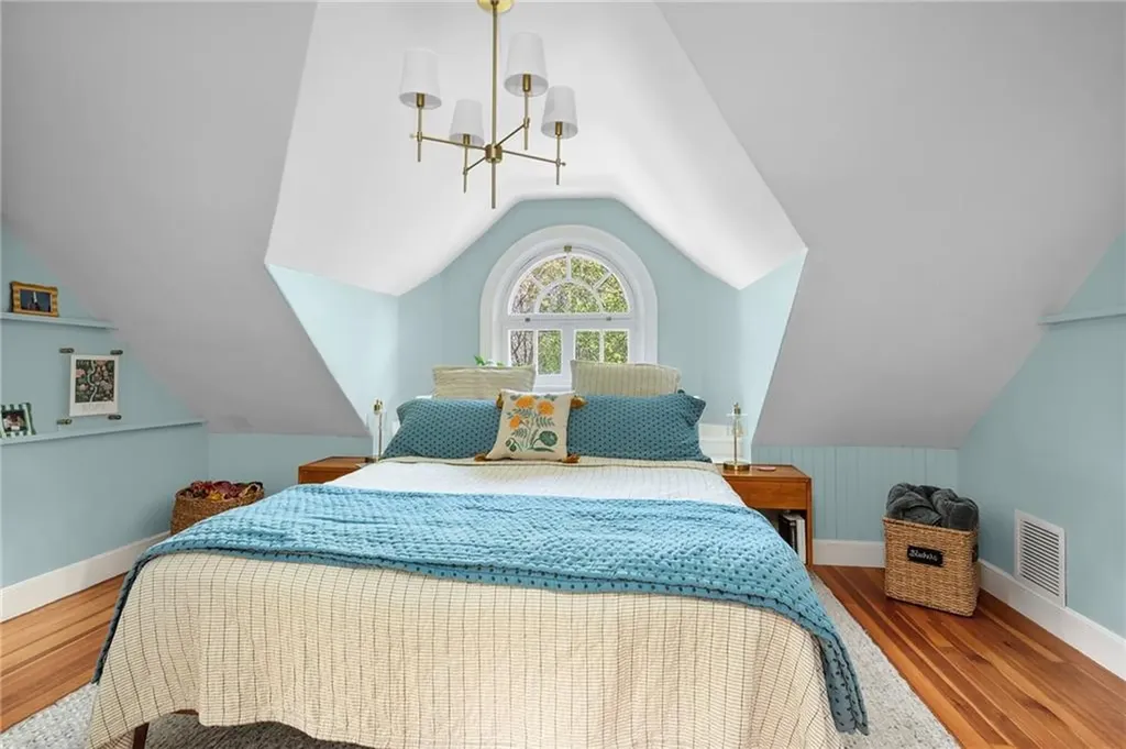 690 Angell Street Providence RI 02906