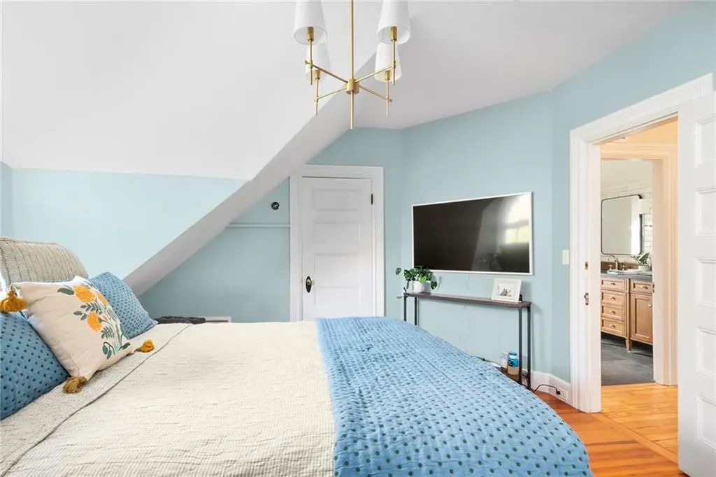 690 Angell Street Providence RI 02906