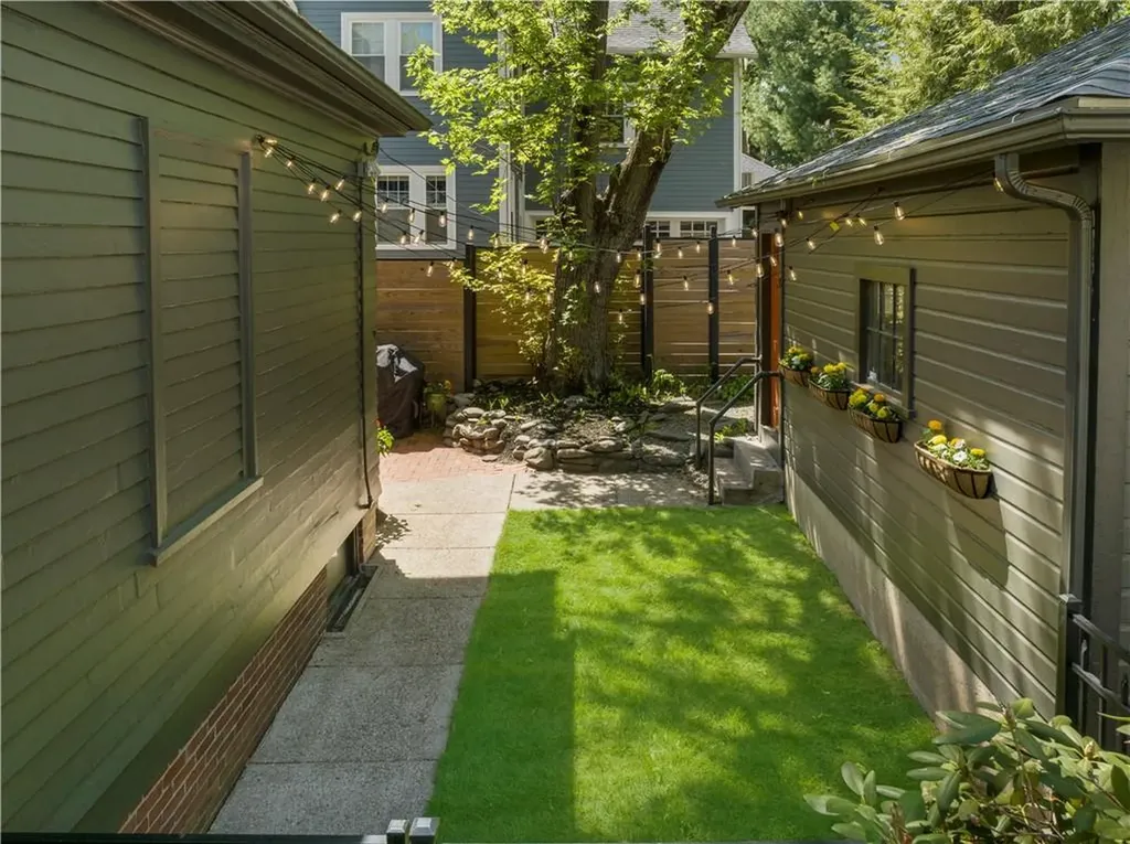 690 Angell Street Providence RI 02906