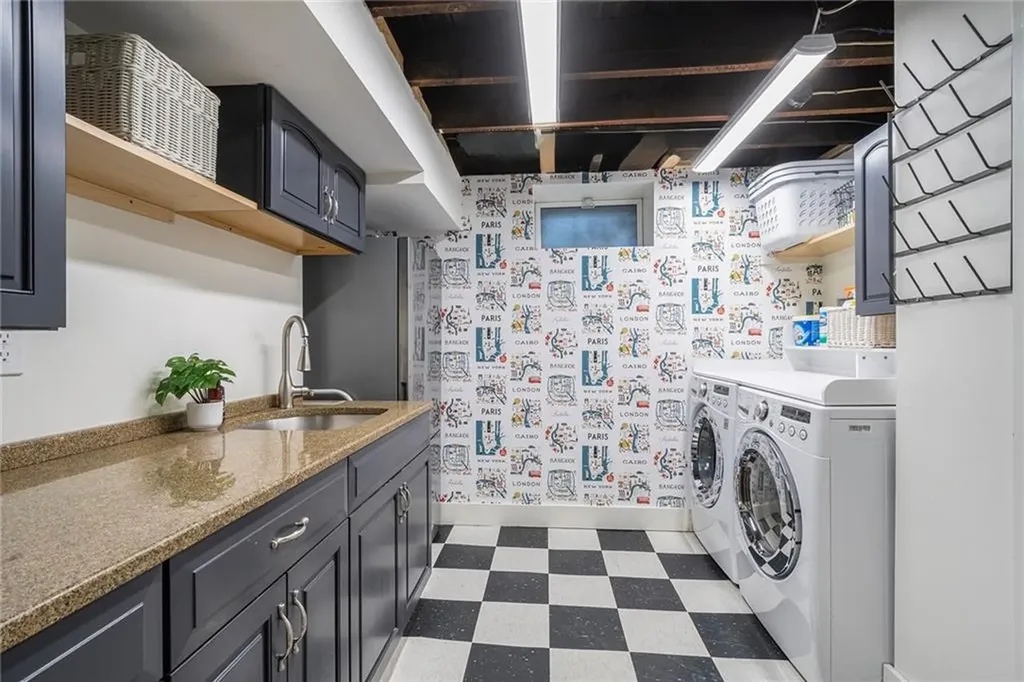 690 Angell Street Providence RI 02906
