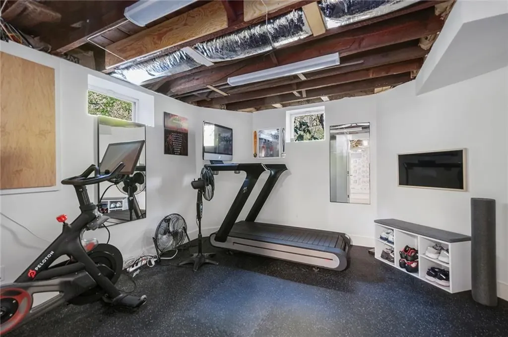 690 Angell Street Providence RI 02906
