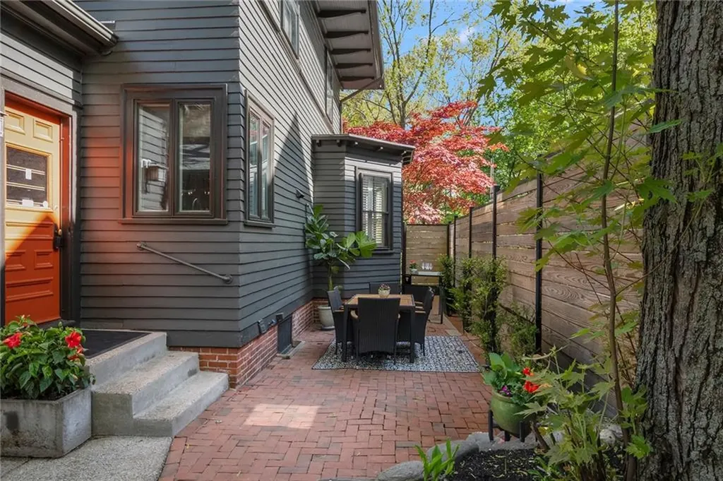 690 Angell Street Providence RI 02906