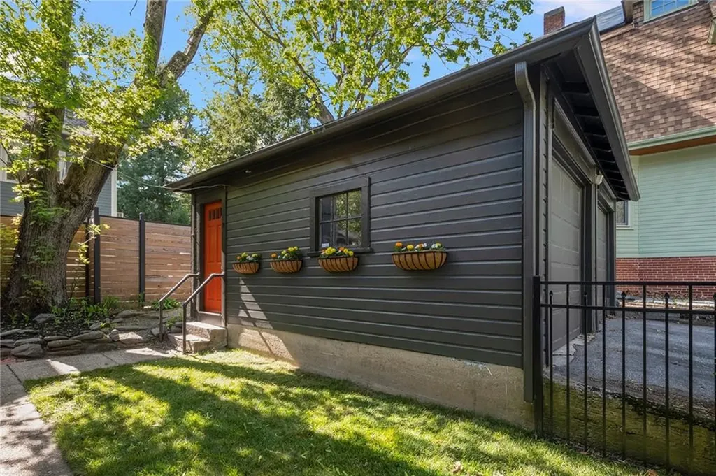 690 Angell Street Providence RI 02906