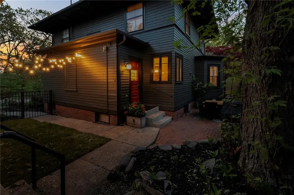 690 Angell Street Providence RI 02906
